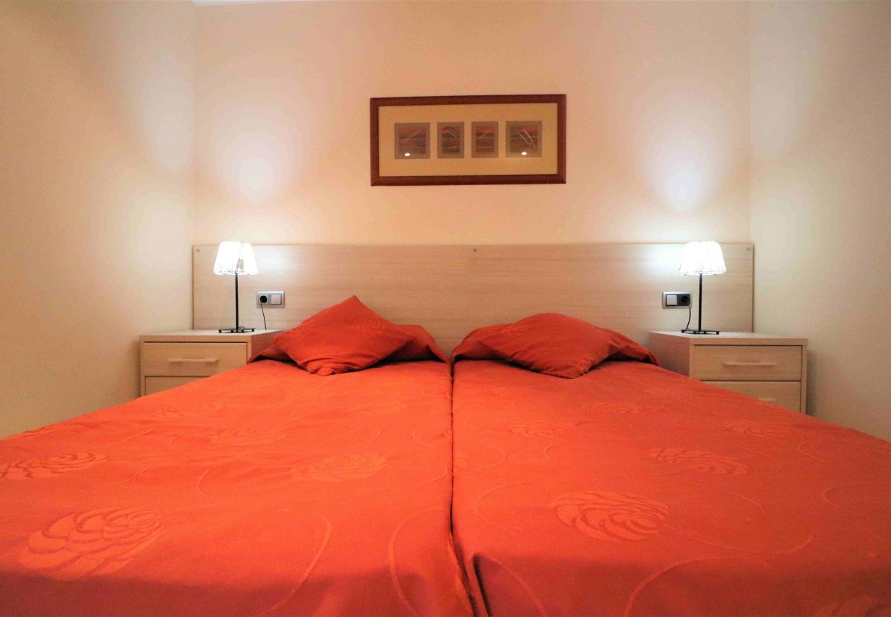 Apartamento en Rosas / Roses - Apartamento en 1º linea de playa en Roses en alquiler-PC GARBI