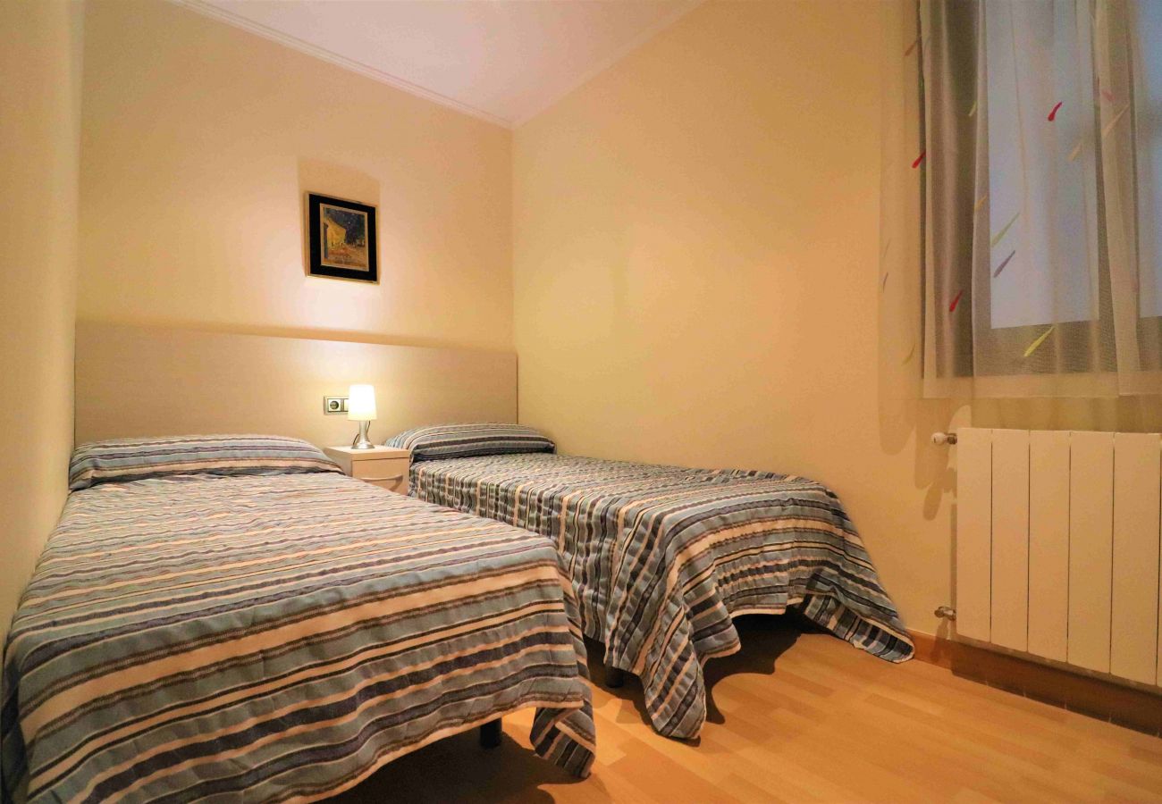 Apartamento en Rosas / Roses - Apartamento en 1º linea de playa en Roses en alquiler-PC GARBI