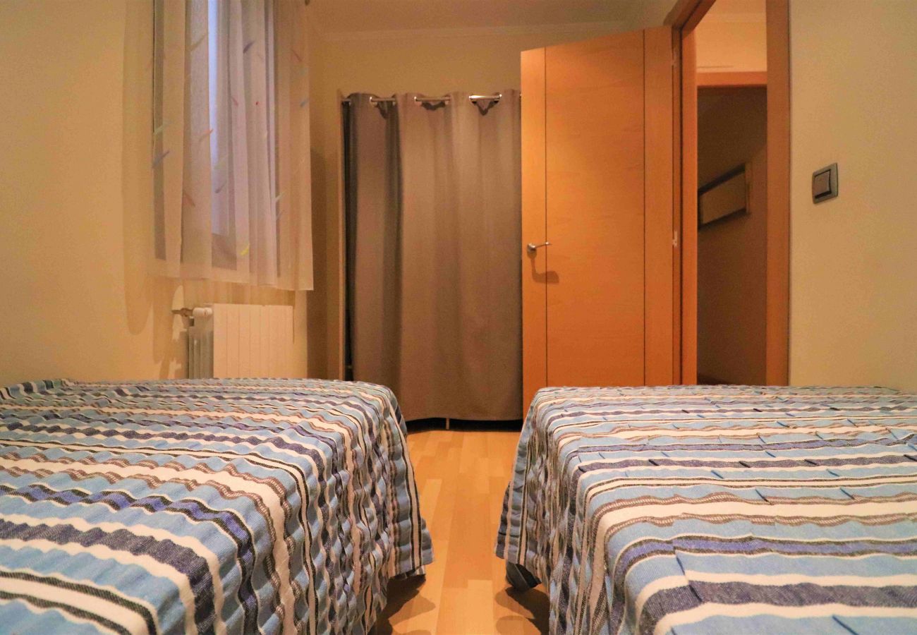 Apartamento en Rosas / Roses - Apartamento en 1º linea de playa en Roses en alquiler-PC GARBI