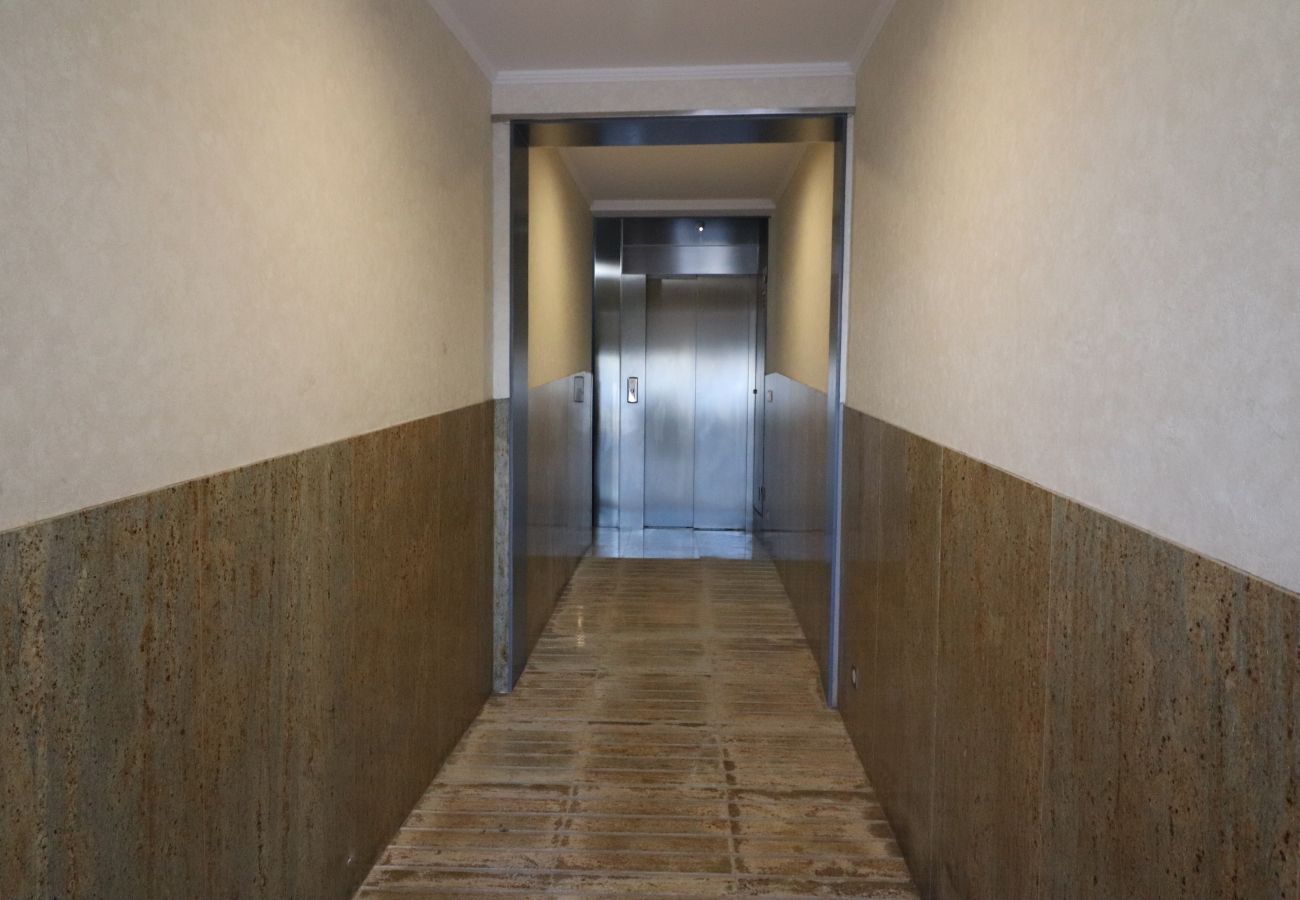 Apartamento en Rosas / Roses - Apartamento en 1º linea de playa en Roses en alquiler-PC GARBI