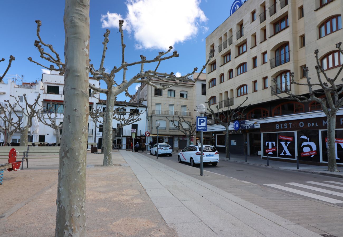 Apartamento en Rosas / Roses - Apartamento en 1º linea de playa en Roses en alquiler-PC GARBI