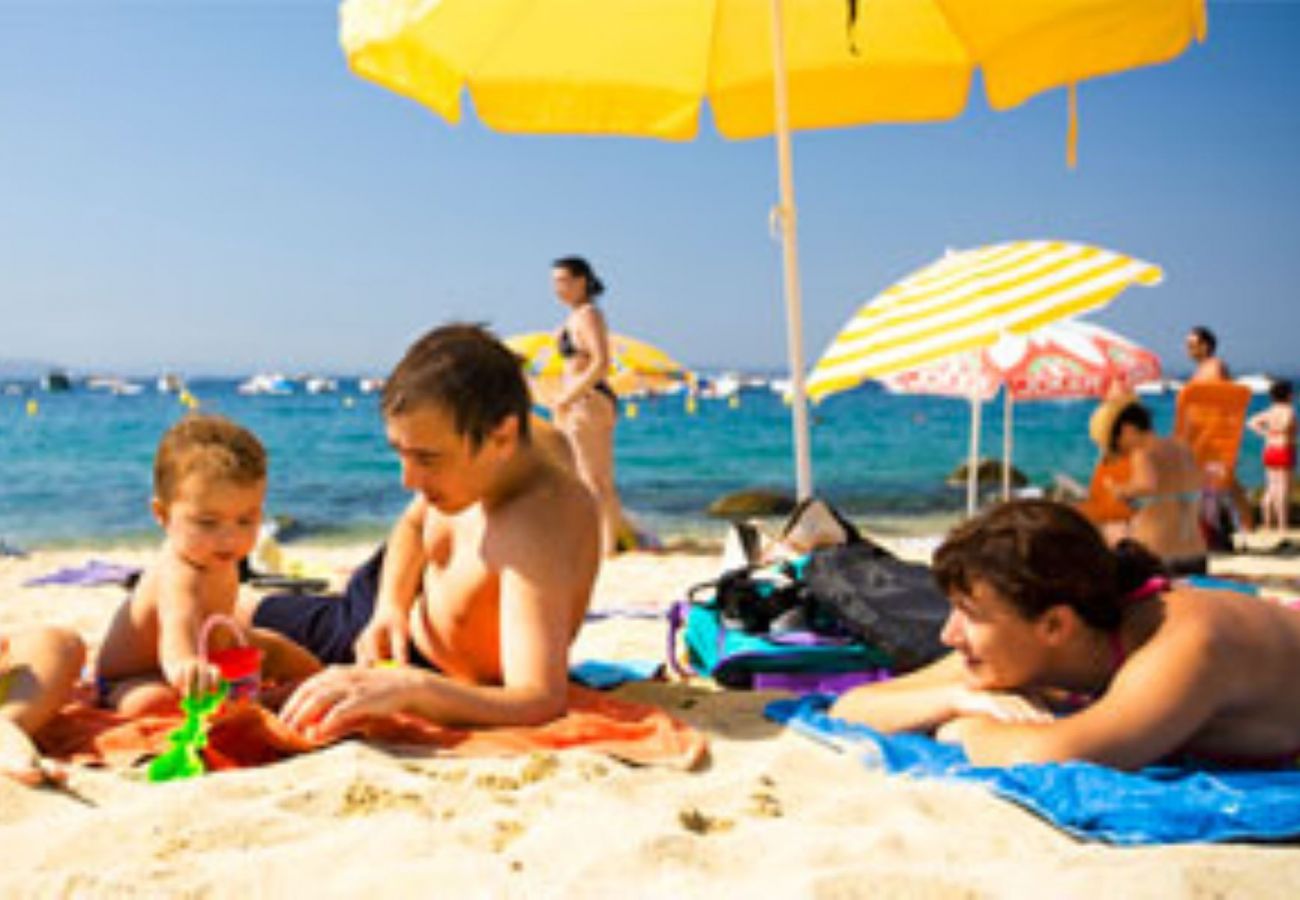 Apartamento en Rosas / Roses - Apartamento en 1º linea de playa en Roses en alquiler-PC GARBI