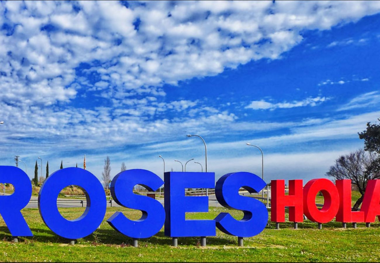 Apartamento en Rosas / Roses - Apartamento en 1º linea de playa en Roses en alquiler-PC GARBI