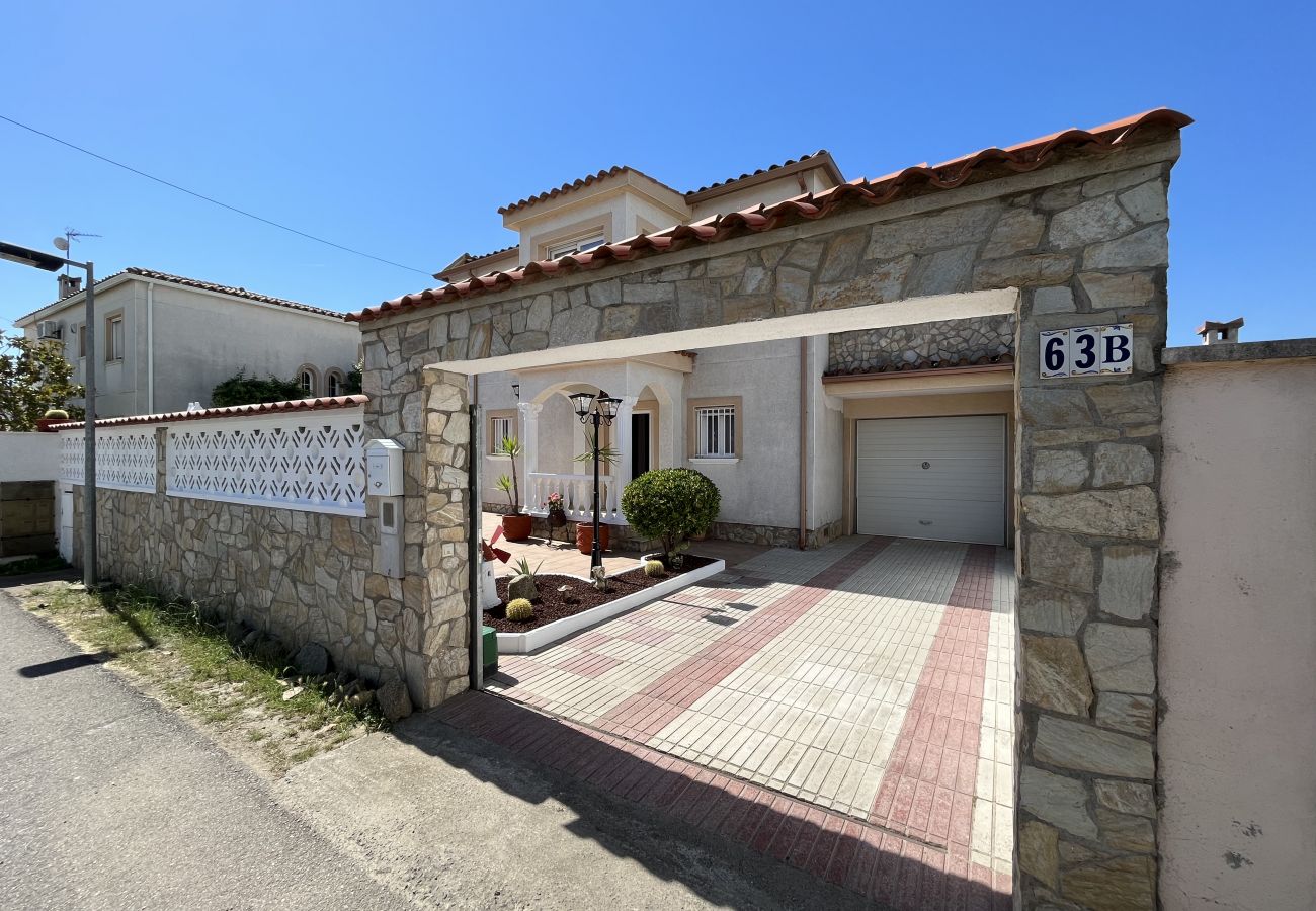 Casa en Empuriabrava - Villa Requesens 63 - Immo Barneda 