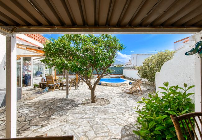 Casa en Rosas / Roses - VILLA SEGRIA 8 Immo Barneda Roses  Casa en Rosas / Roses - VILLA SEGRIA 8 Immo Barneda Roses