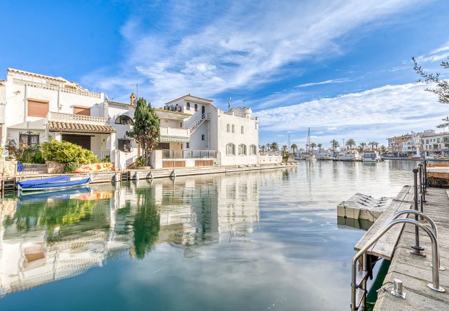 Casa en Empuriabrava - Isla Cartago Empuriabrava - Immo Barneda  Casa en Empuriabrava - Isla Cartago Empuriabrava - Immo Barneda