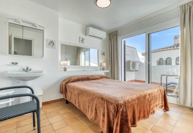 Casa en Empuriabrava - Isla Cartago Empuriabrava - Immo Barneda  Casa en Empuriabrava - Isla Cartago Empuriabrava - Immo Barneda