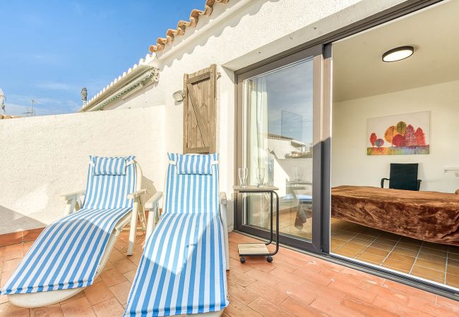 Casa en Empuriabrava - Isla Cartago Empuriabrava - Immo Barneda  Casa en Empuriabrava - Isla Cartago Empuriabrava - Immo Barneda