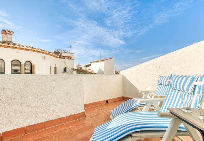 Casa en Empuriabrava - Isla Cartago Empuriabrava - Immo Barneda  Casa en Empuriabrava - Isla Cartago Empuriabrava - Immo Barneda