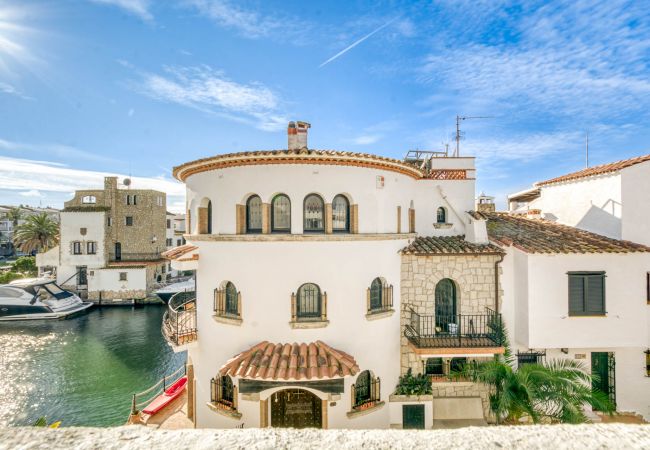 Casa en Empuriabrava - Isla Cartago Empuriabrava - Immo Barneda  Casa en Empuriabrava - Isla Cartago Empuriabrava - Immo Barneda