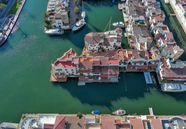 Casa en Empuriabrava - Isla Cartago Empuriabrava - Immo Barneda  Casa en Empuriabrava - Isla Cartago Empuriabrava - Immo Barneda