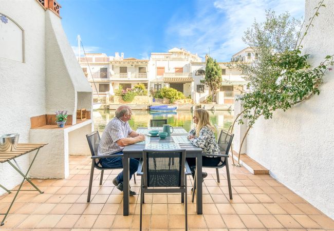 Casa en Empuriabrava - Isla Cartago Empuriabrava - Immo Barneda  Casa en Empuriabrava - Isla Cartago Empuriabrava - Immo Barneda