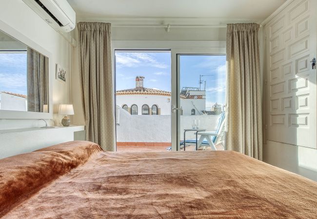 Casa en Empuriabrava - Isla Cartago Empuriabrava - Immo Barneda  Casa en Empuriabrava - Isla Cartago Empuriabrava - Immo Barneda