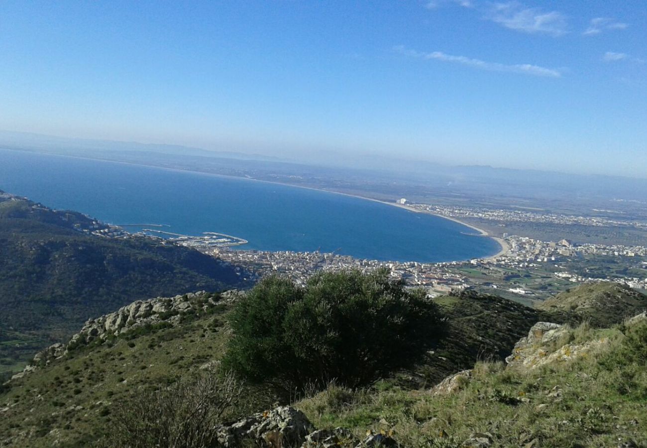 Apartament en Rosas / Roses - Apartament a 1r línia de platja a Roses en lloguer-PC GARBI