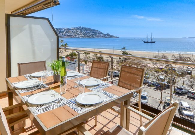 Apartament en Rosas / Roses - Mileni I Atic Dúplex Primera Linia - Immo Barneda Apartament en Rosas / Roses - Mileni I Atic Dúplex Primera Linia - Immo Barneda