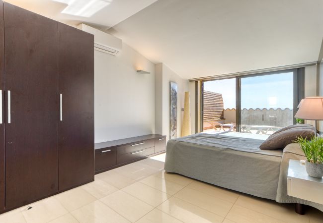 Apartament en Rosas / Roses - Mileni I Atic Dúplex Primera Linia - Immo Barneda Apartament en Rosas / Roses - Mileni I Atic Dúplex Primera Linia - Immo Barneda