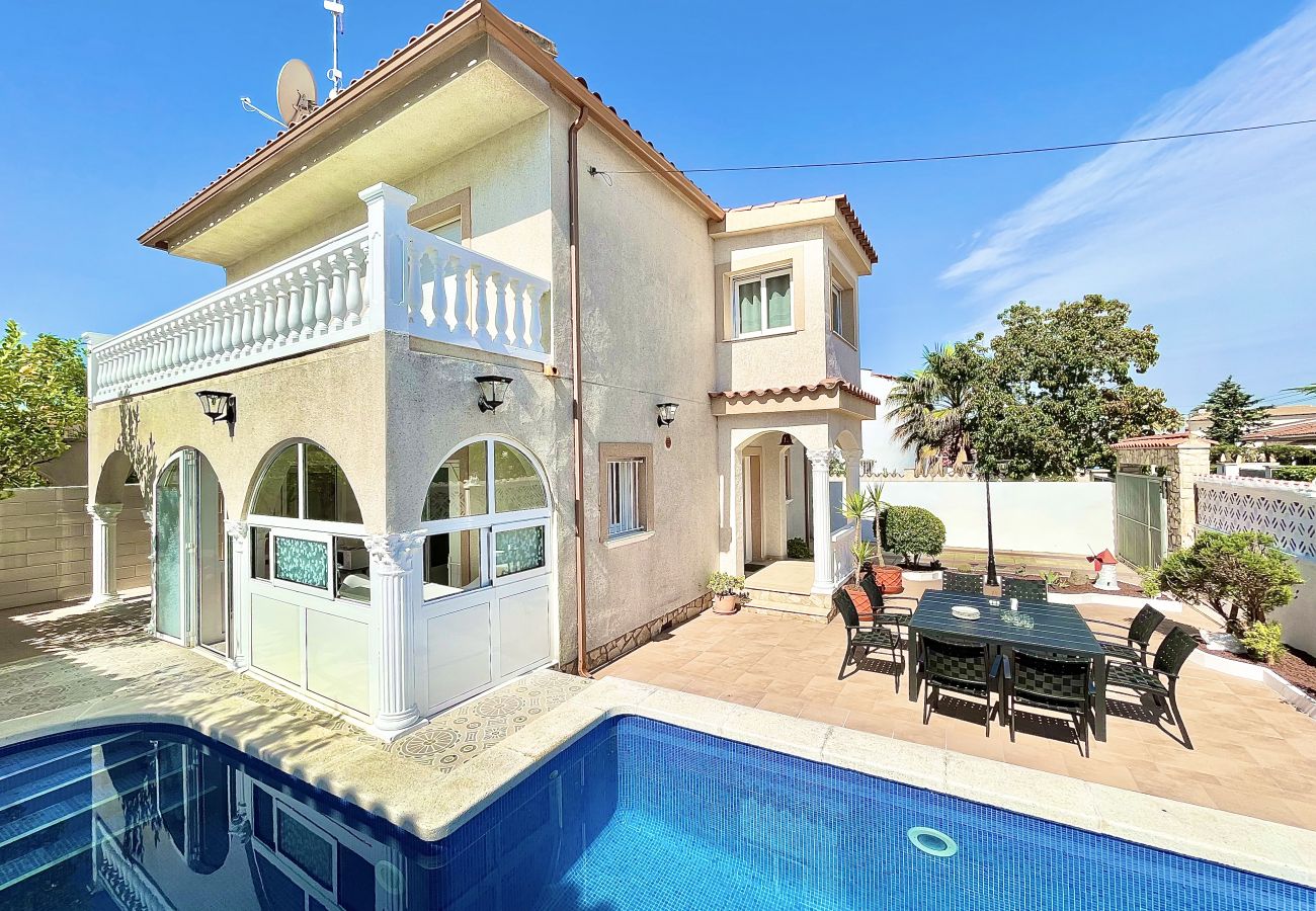 Casa en Empuriabrava - Villa Requesens 63 - Immo Barneda 