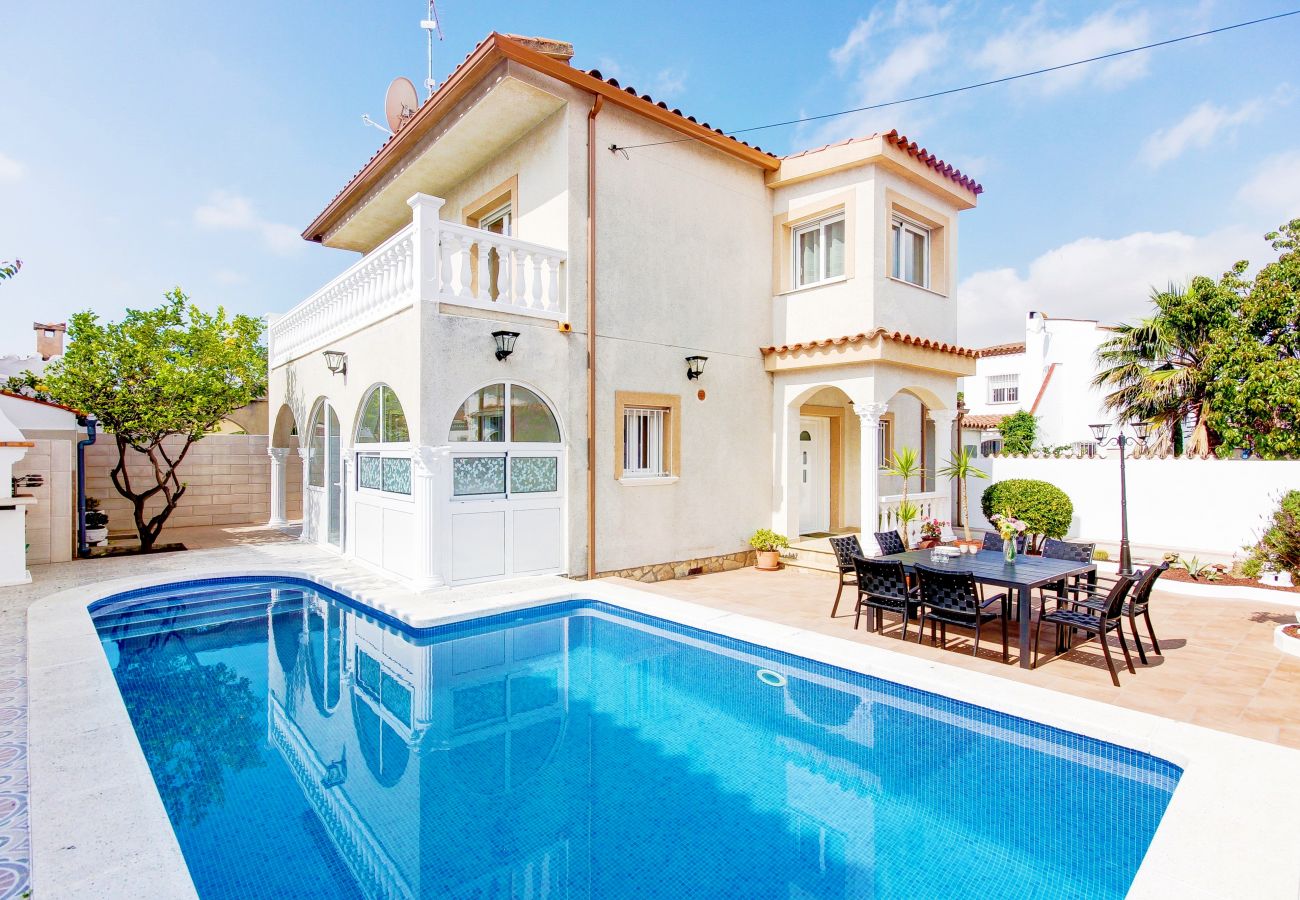 Casa en Empuriabrava - Villa Requesens 63 - Immo Barneda 