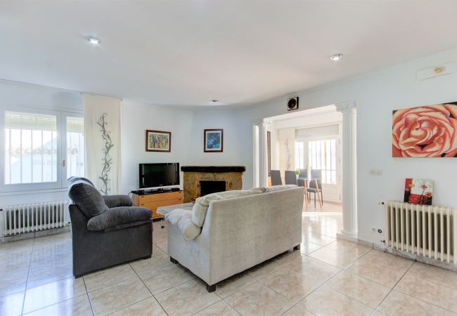 Ferienhaus in Empuriabrava - Villa Requesens 139 Empuriabrava - Immo Barneda  Ferienhaus in Empuriabrava - Villa Requesens 139 Empuriabrava - Immo Barneda