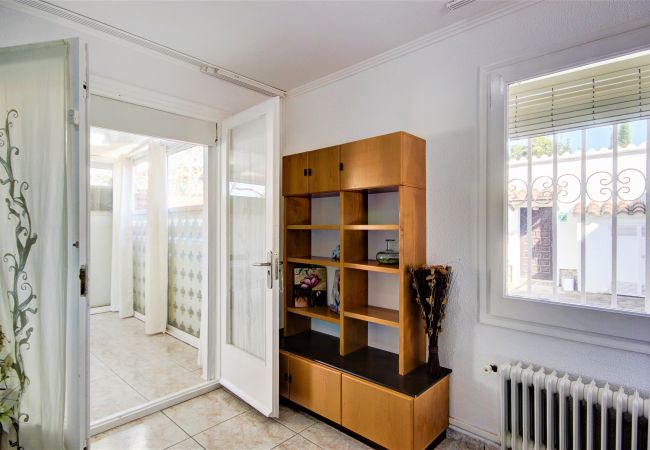 Ferienhaus in Empuriabrava - Villa Requesens 139 Empuriabrava - Immo Barneda  Ferienhaus in Empuriabrava - Villa Requesens 139 Empuriabrava - Immo Barneda