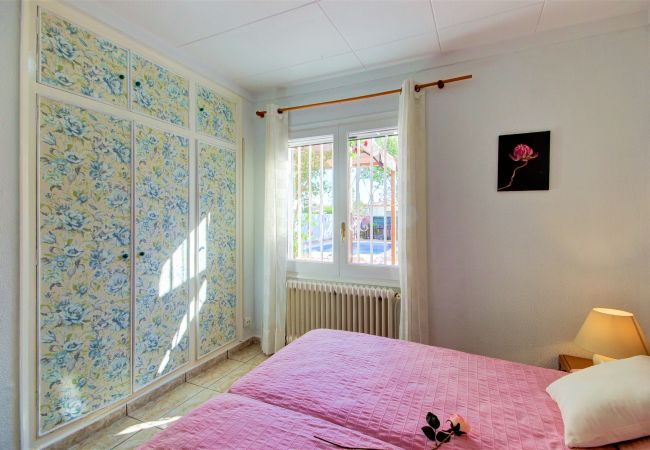 Ferienhaus in Empuriabrava - Villa Requesens 139 Empuriabrava - Immo Barneda  Ferienhaus in Empuriabrava - Villa Requesens 139 Empuriabrava - Immo Barneda