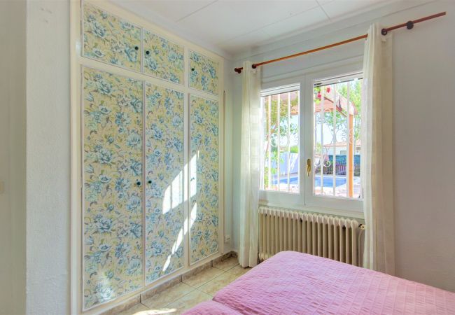 Ferienhaus in Empuriabrava - Villa Requesens 139 Empuriabrava - Immo Barneda  Ferienhaus in Empuriabrava - Villa Requesens 139 Empuriabrava - Immo Barneda