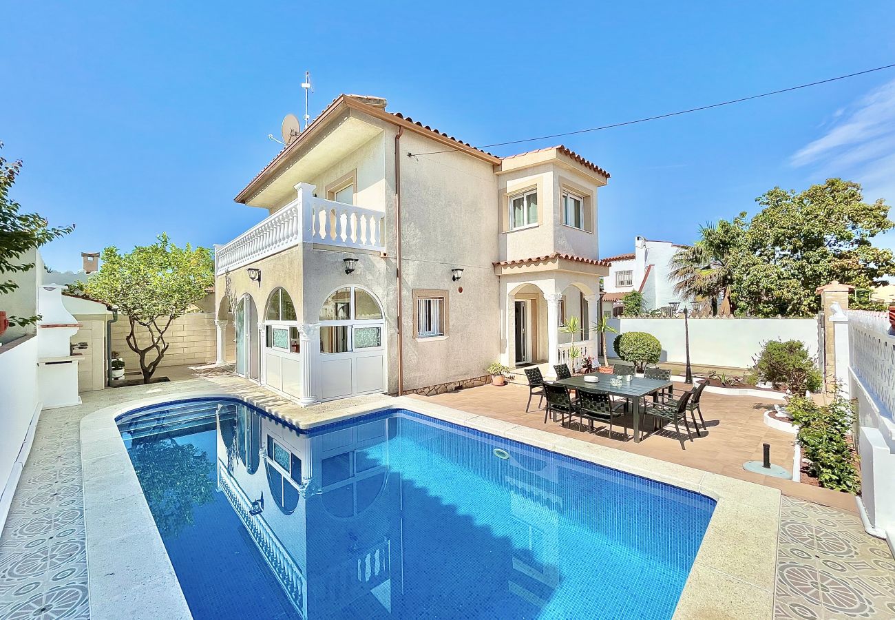 Ferienhaus in Empuriabrava - Villa Requesens 63 - Immo Barneda 