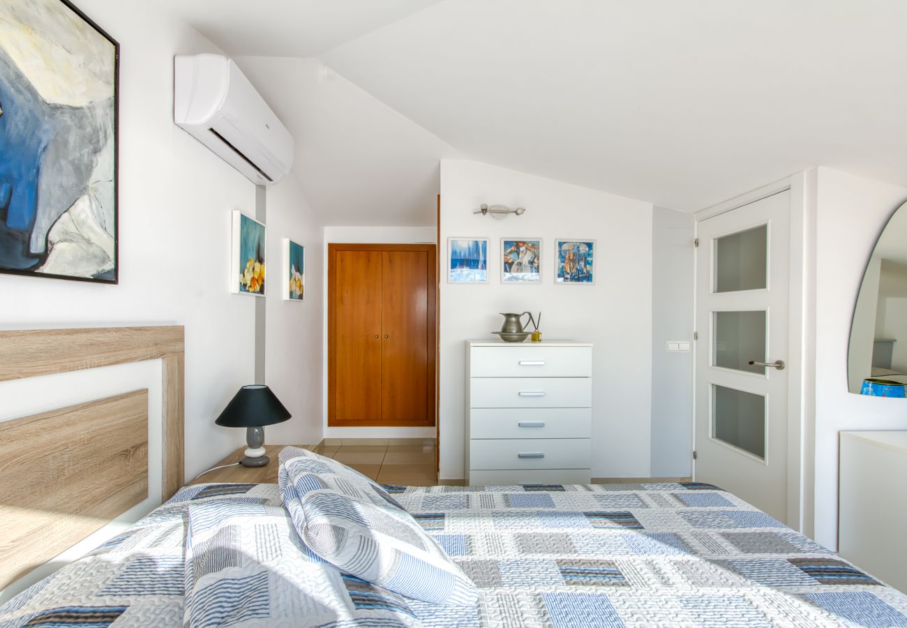 Ferienwohnung in Rosas / Roses - Mileni I Atico Duplex seafront 1 4 2 - Immo Barneda