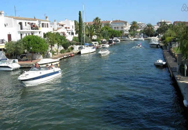 House in Empuriabrava - Villa Requesens 139 Empuriabrava - Immo Barneda  House in Empuriabrava - Villa Requesens 139 Empuriabrava - Immo Barneda