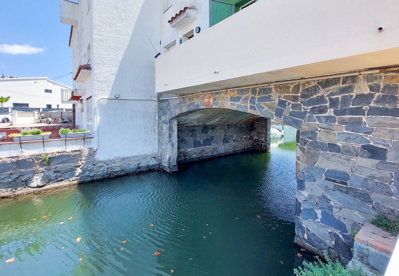 Townhouse in Empuriabrava - Port Petit 10 + Mooring 8x3 Empuriabrava - Immo Barneda