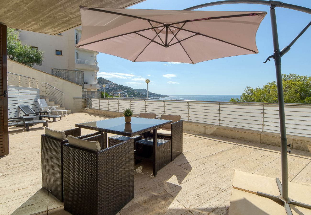 Apartment in Rosas / Roses - Vista Bella - Exclusive luxury apartment in Canyelles Petites, Roses -Immo Barneda