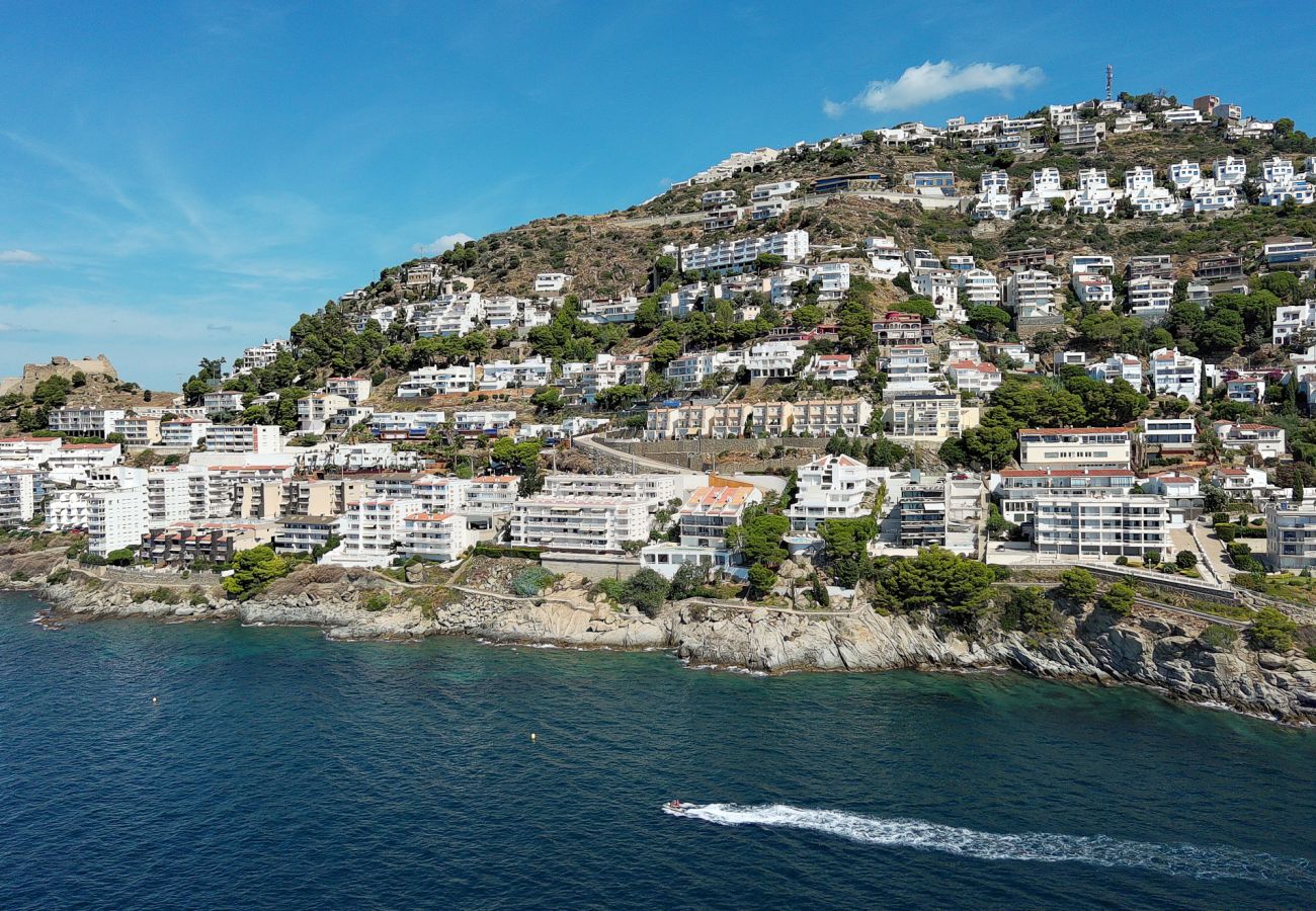 Apartment in Rosas / Roses - Vista Bella - Exclusive luxury apartment in Canyelles Petites, Roses -Immo Barneda