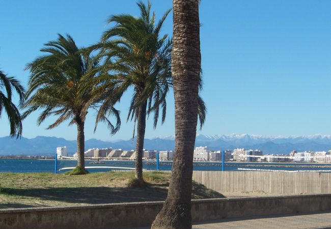 Appartement à Rosas / Roses - Appartement en 1ère ligne de plage à Roses à louer-PC GARBI