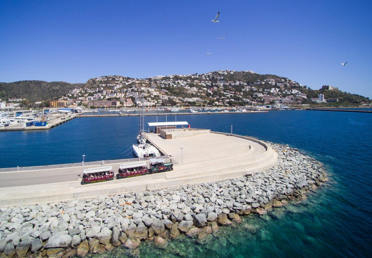 Appartement à Rosas / Roses - Appartement en 1ère ligne de plage à Roses à louer-PC GARBI