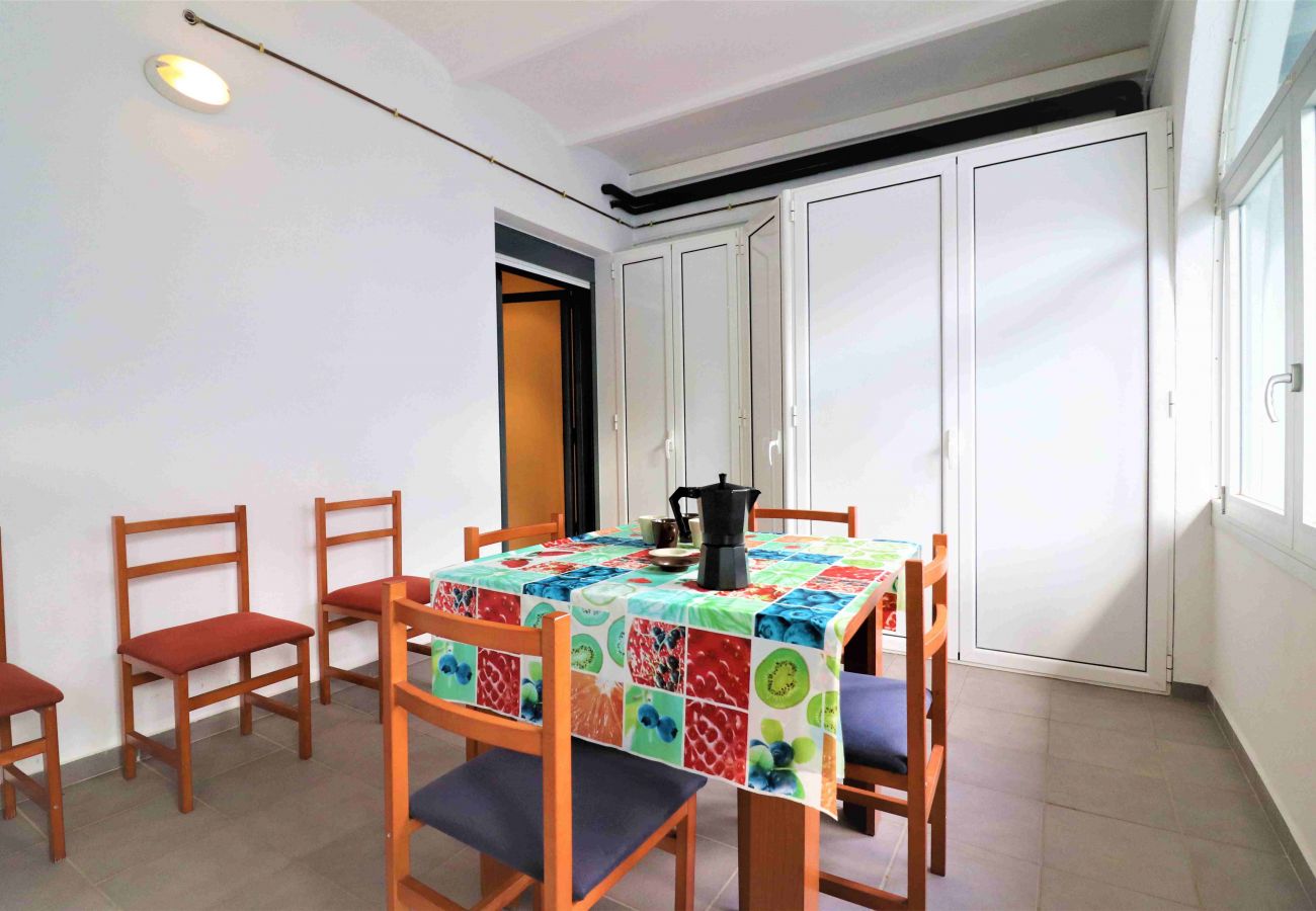 Appartement à Rosas / Roses - Appartement en 1ère ligne de plage à Roses à louer-PC GARBI