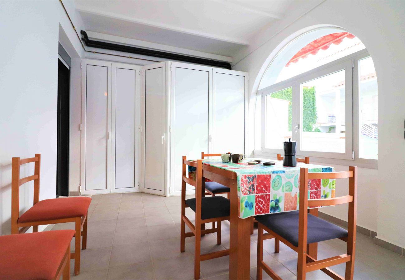 Appartement à Rosas / Roses - Appartement en 1ère ligne de plage à Roses à louer-PC GARBI