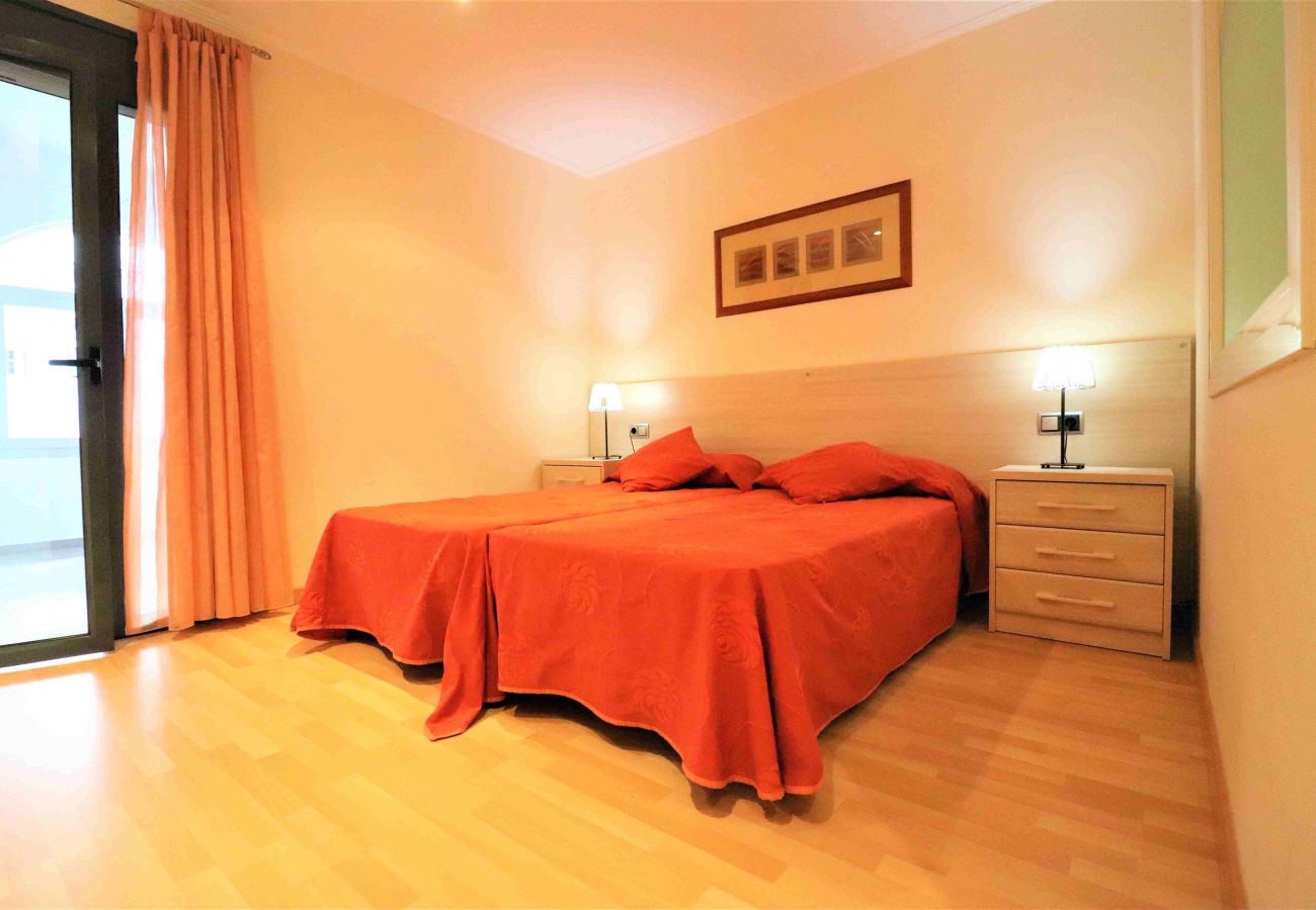 Appartement à Rosas / Roses - Appartement en 1ère ligne de plage à Roses à louer-PC GARBI