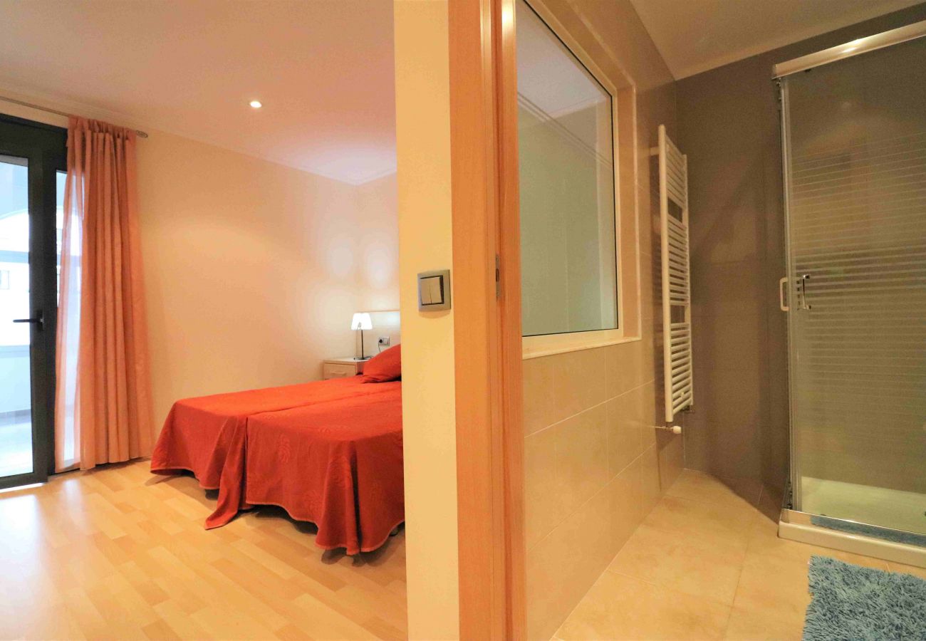 Appartement à Rosas / Roses - Appartement en 1ère ligne de plage à Roses à louer-PC GARBI